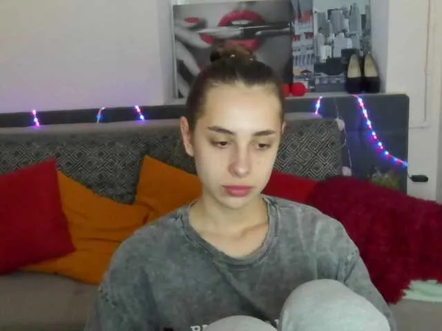 Live sex webcam photo for Dianasofy282 #275838364