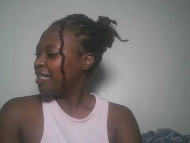 Live sex webcam photo for DiasyafterDark #294174153