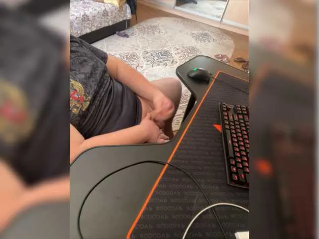 Live sex webcam photo for Dictator001a #278104033