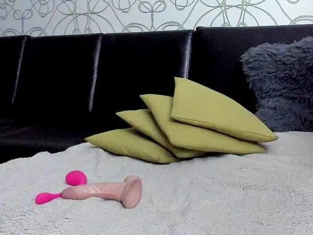 Live sex webcam photo for DiddySweet1 #276747243