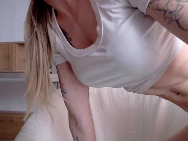 Live sex webcam photo for DiddySweet1 #290501180