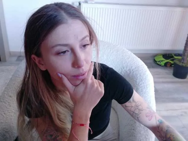 Live sex webcam photo for DiddySweet1 #293100677