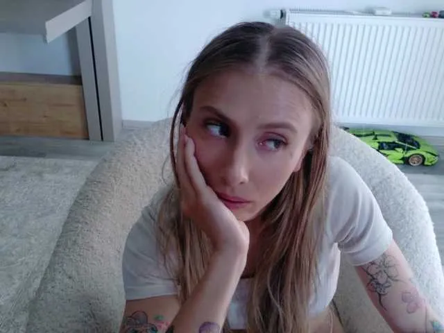 Live sex webcam photo for DiddySweet1 #293711139