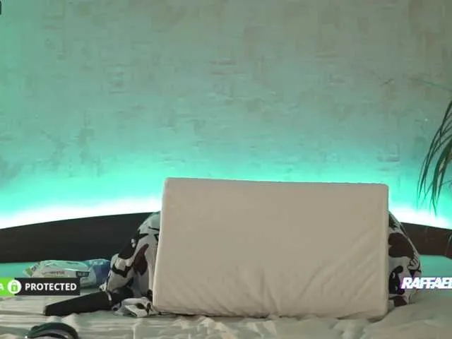 Live sex webcam photo for Dieffenbachia #271761082