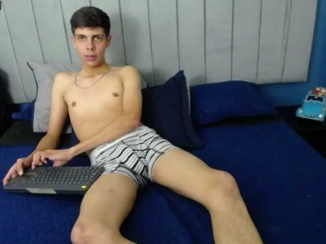 Live sex webcam photo for Diegoenp- #276839233