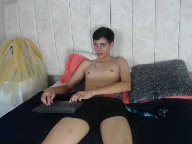 Live sex webcam photo for Diegoenp- #276917499