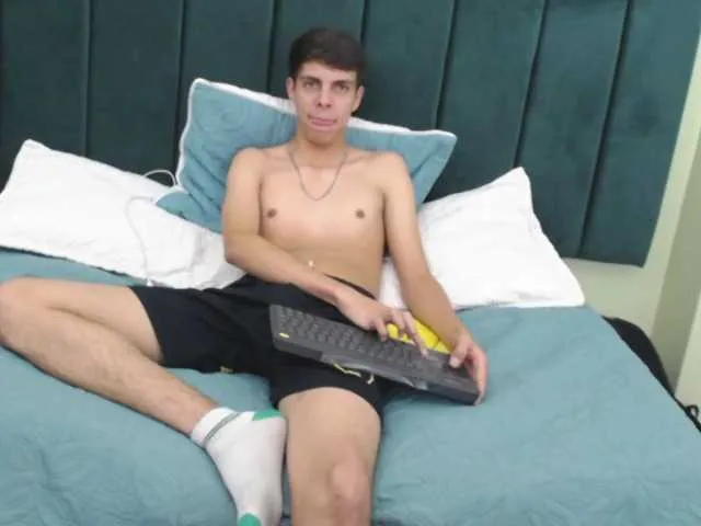 Live sex webcam photo for Diegoenp- #276974259