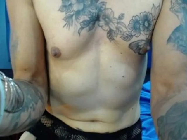 Live sex webcam photo for Digital-Witch #275633245
