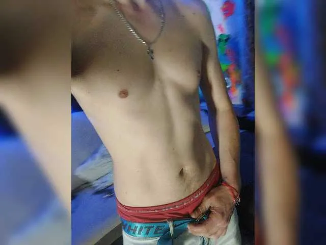 Live sex webcam photo for DiiRoll #273638140