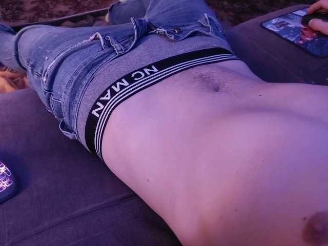 Live sex webcam photo for DiiRoll #274434860