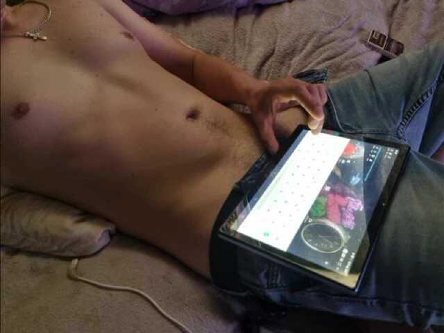 Live sex webcam photo for DiiRoll #278137256