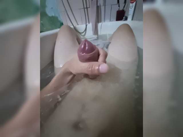 Live sex webcam photo for DiiRoll #278184236