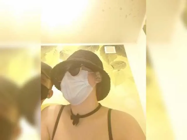 Live sex webcam photo for Dima-and-Amina #278020518