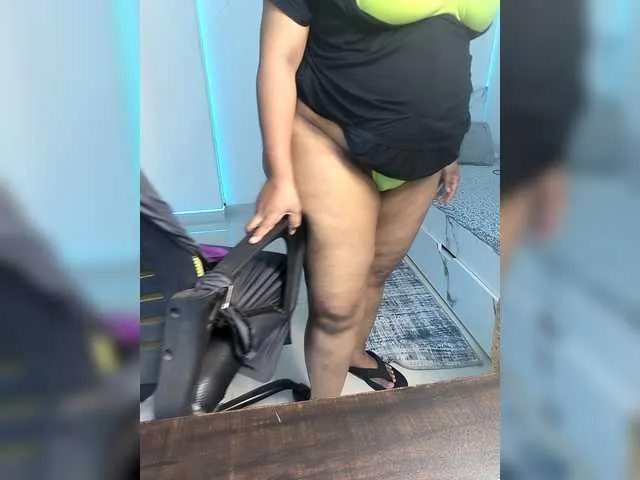 Live sex webcam photo for Dime- #293198510