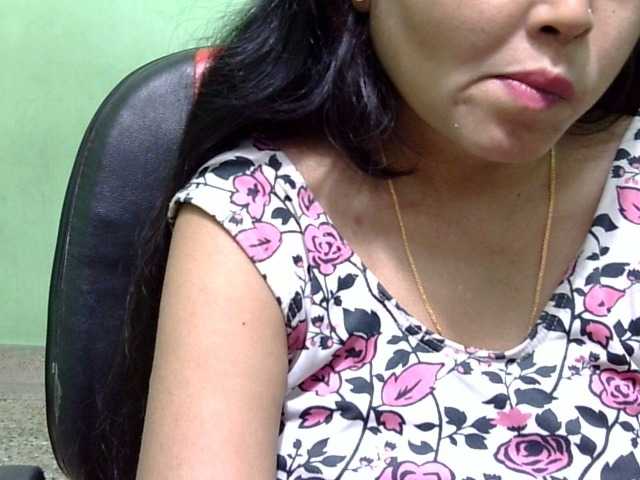 Live sex webcam photo for Dimple9631 #277495119