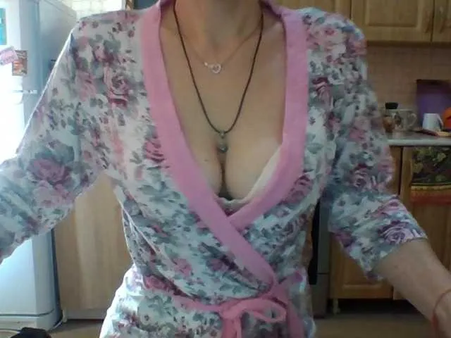 Live sex webcam photo for Dina7771 #293011256