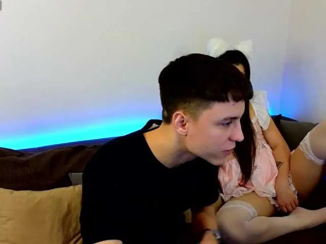 Live sex webcam photo for DinaKevin #277564516