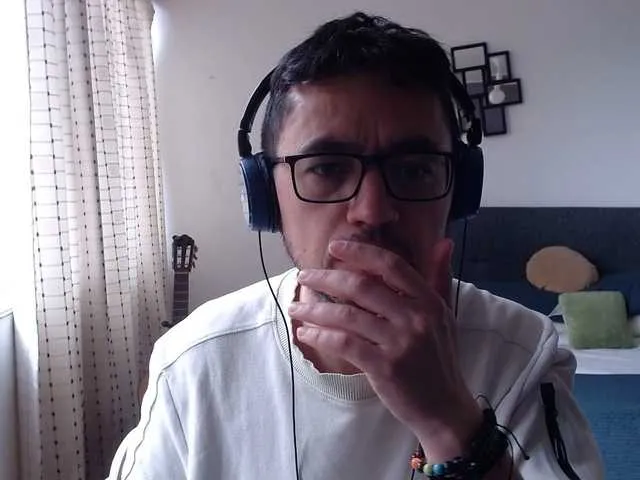 Live sex webcam photo for Diptongo7 #291058628