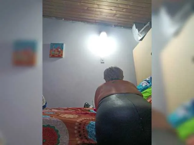 Live sex webcam photo for DirtyBiancax #292347740