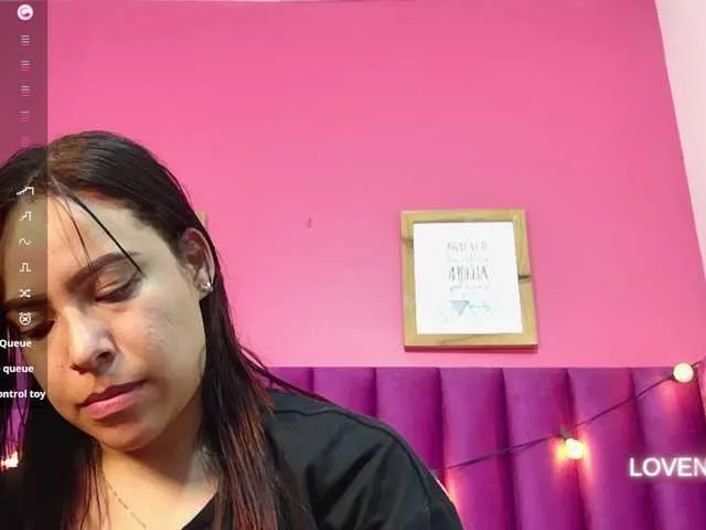 Live sex webcam photo for DirtyLittleSlut #290639328