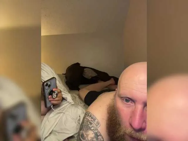 Live sex webcam photo for DirtyMax #278285156