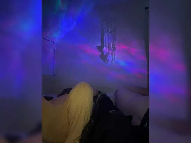 Live sex webcam photo for DirtyMax #278300103