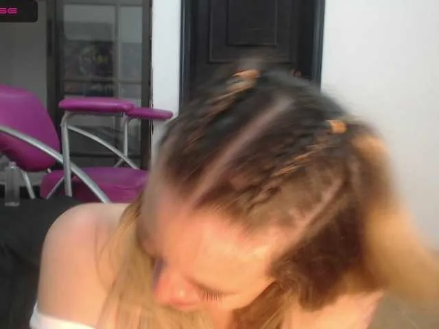 Live sex webcam photo for DirtyTina #272758345