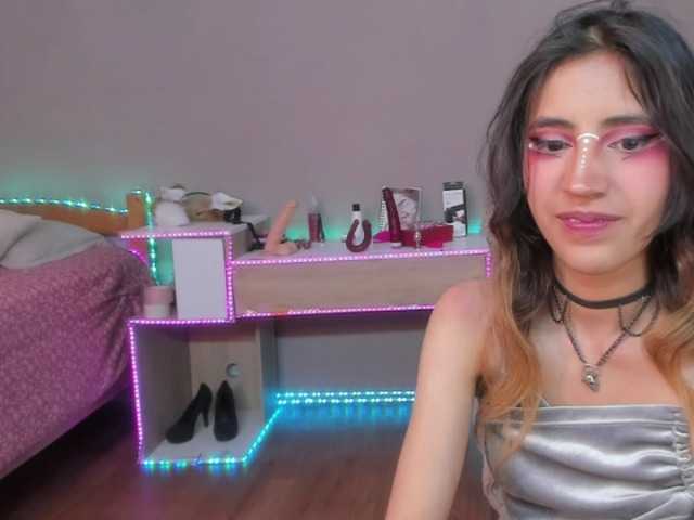 Live sex webcam photo for Discorderys #277211423