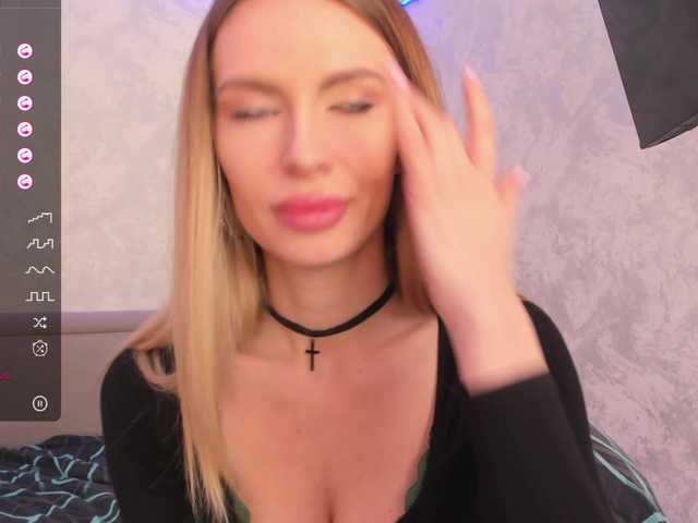 Live sex webcam photo for Diva96 #277331777