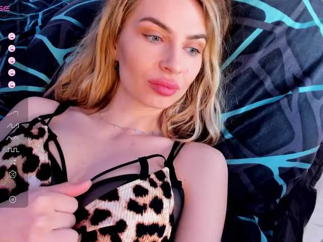 Live sex webcam photo for Diva96 #277911579