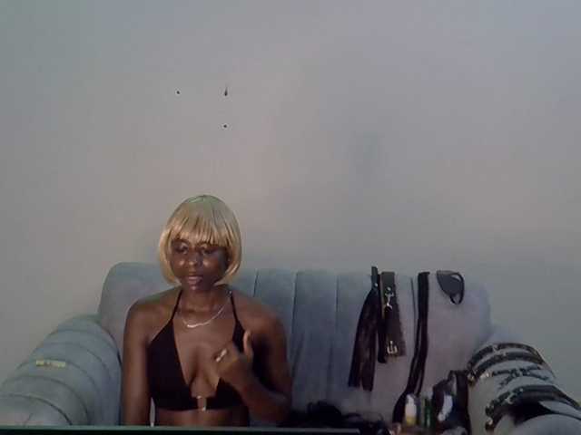 Live sex webcam photo for Divaslutty #291058678