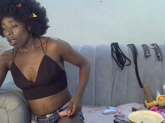 Live sex webcam photo for Divaslutty #291471158