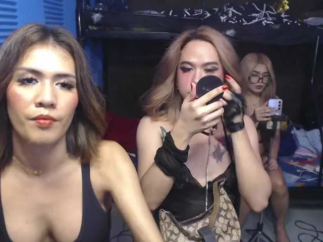 Live sex webcam photo for DiversedSluttyBitches #293798643