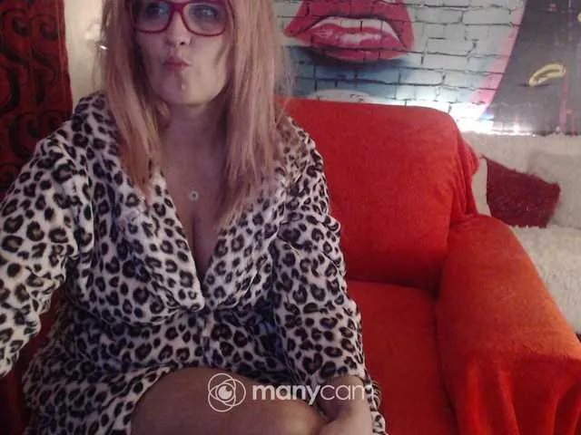 Live sex webcam photo for DivineBlond #287956841