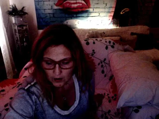 Live sex webcam photo for DivineBlond #287956853