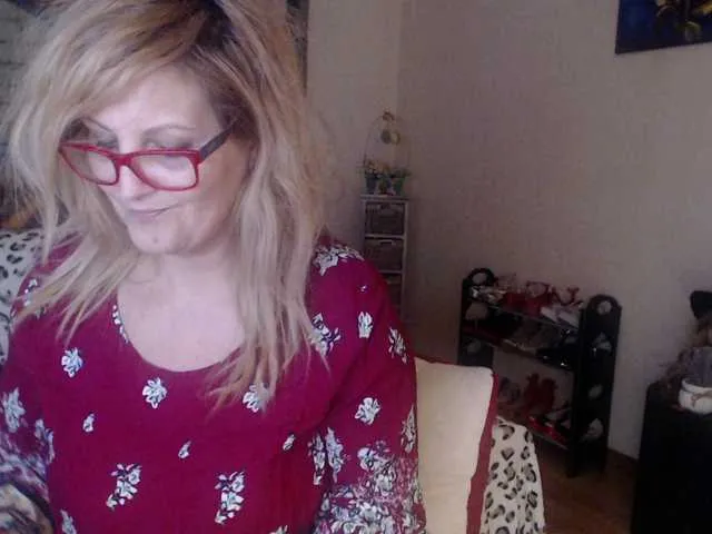 Live sex webcam photo for DivineBlond #287956919