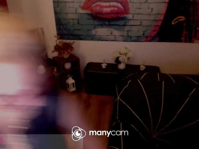 Live sex webcam photo for DivineBlond #287957010