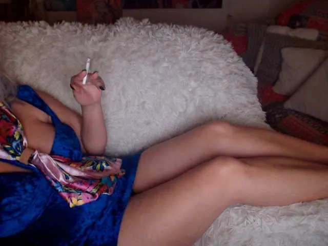 Live sex webcam photo for DivineBlond #287957024