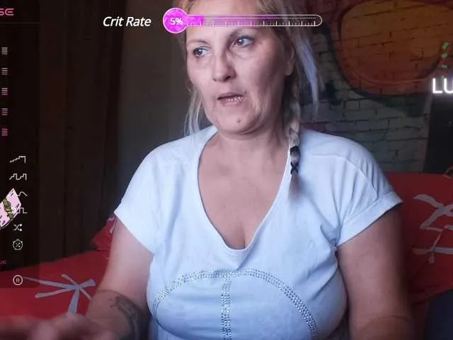 Live sex webcam photo for DivineBlond #287957029