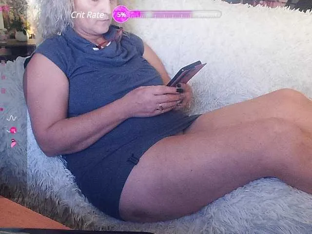 Live sex webcam photo for DivineBlond #287957035