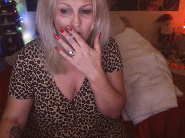Live sex webcam photo for DivineBlond #276931951