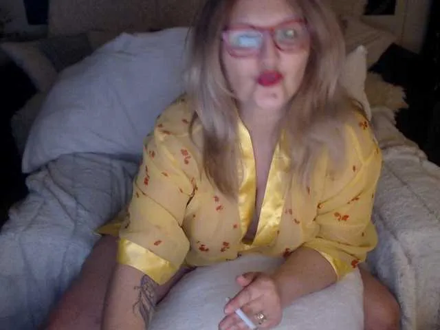 Live sex webcam photo for DivineBlond #287957136