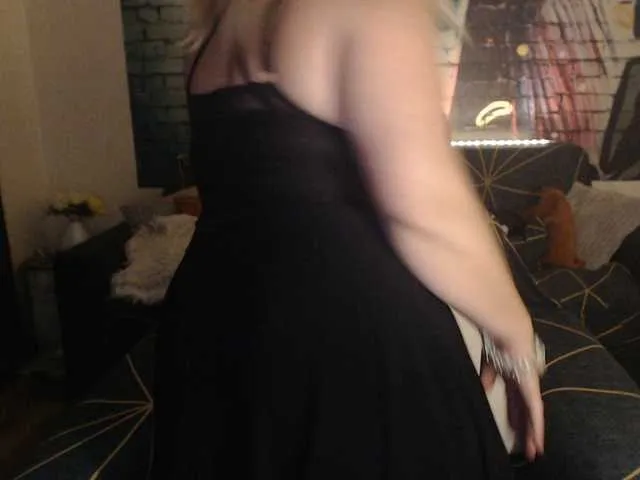 Live sex webcam photo for DivineBlond #287957160