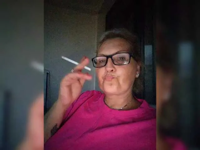 Live sex webcam photo for DivineBlond #291556672