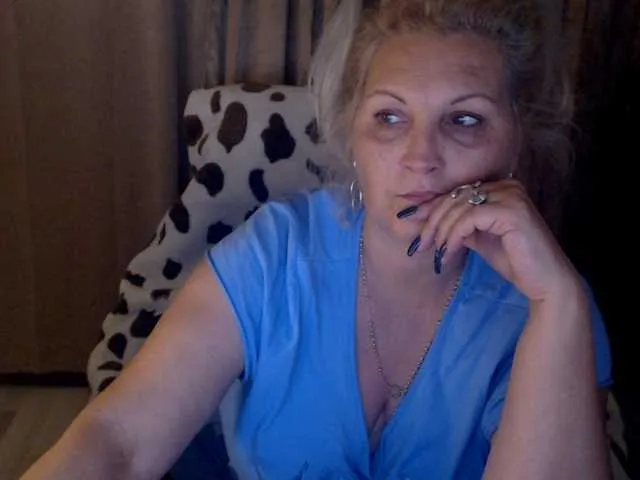 Live sex webcam photo for DivineBlond #292203926