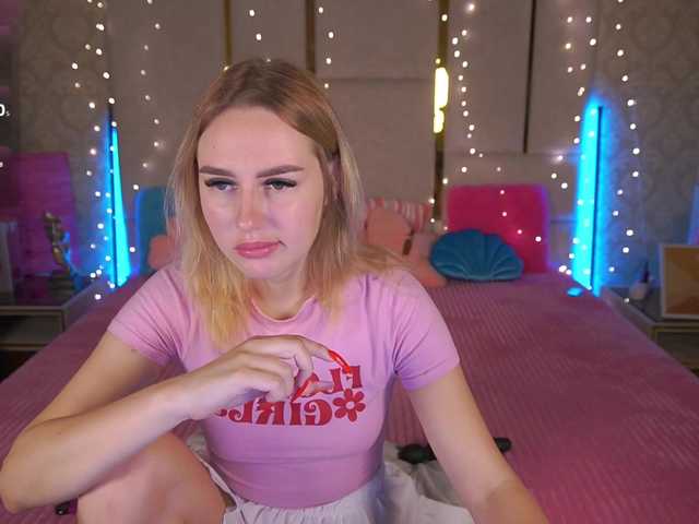 Live sex webcam photo for DivineJass #291504296