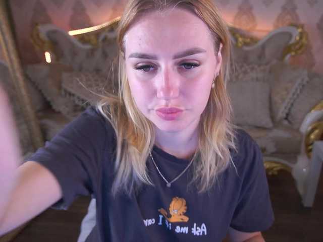 Live sex webcam photo for DivineJass #291617664