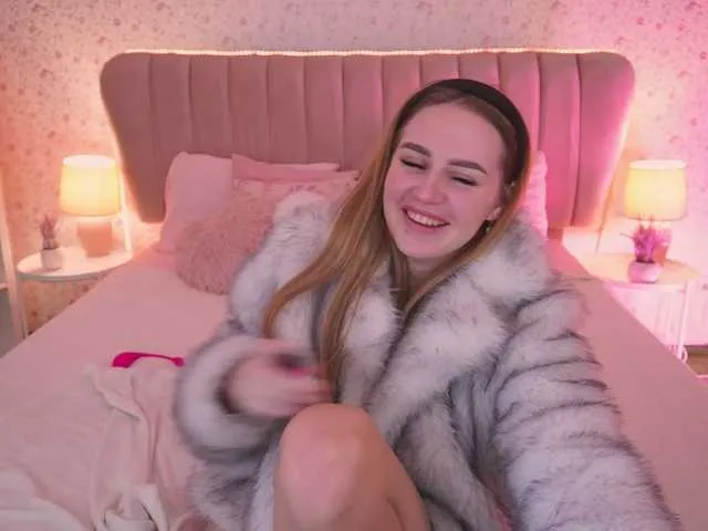 Live sex webcam photo for DivineJass #292439343