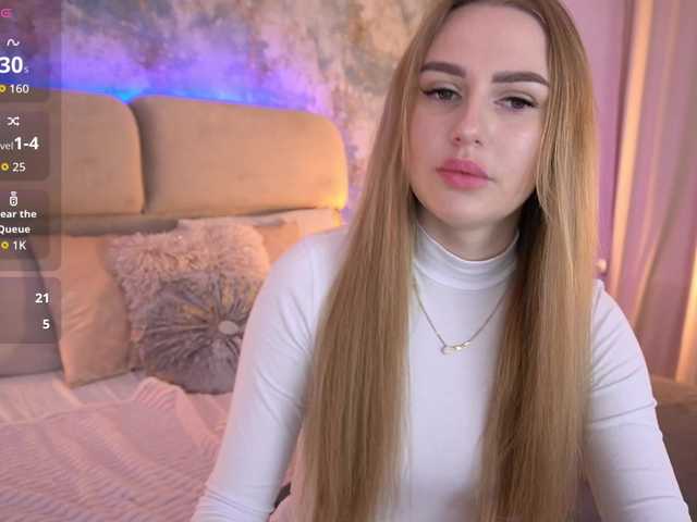 Live sex webcam photo for DivineJass #292458831