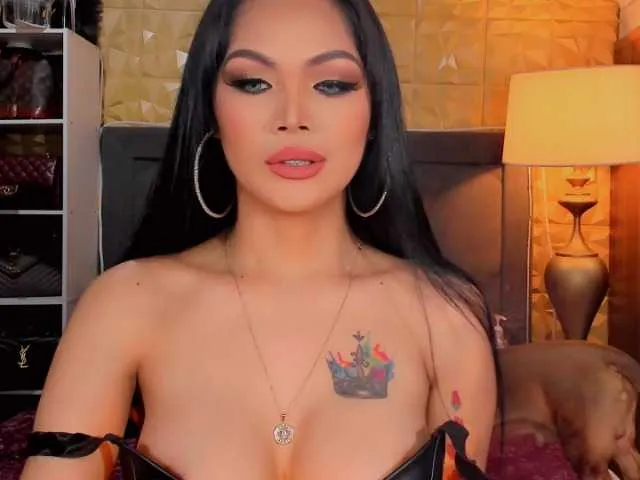 Live sex webcam photo for Divinequeen #277064386